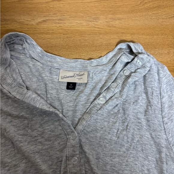 Universal Thread Heather Gray Long Sleeve Henley - Picture 4 of 4